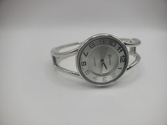 Vintage Geneva Platinum Wristwatch Silver Tone Bracelet Bangle Jewelry Costume