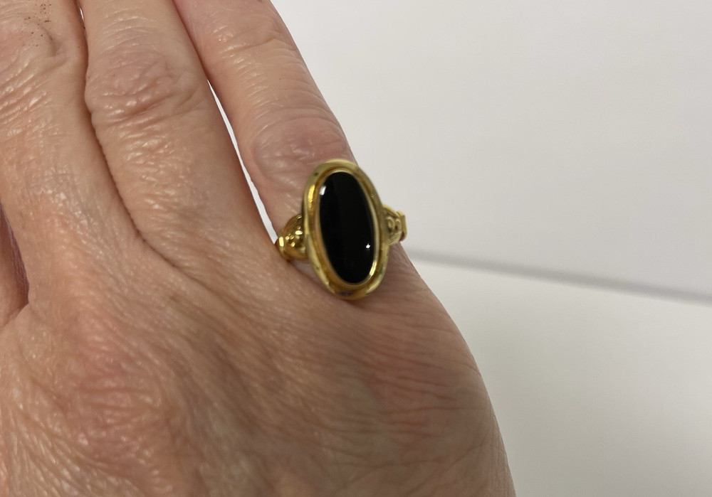 Vintage Danecraft Gold Tone Onyx Ring Size 5.25 adjustable