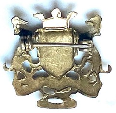 antique.BRETAGNE French COAT of ARMS brass & enamel PIN. ERMINE. A Ma Vie motto