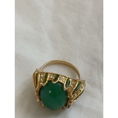 Vintage Gold Tone Green Faux Jade Cocktail Ring Size 6.5 Rhinestone Accent