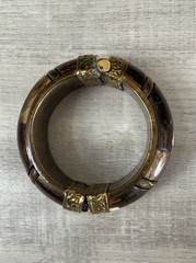 VTG 70s Bangle Bracelet Horn Bone Brass Pin Closure Hinged Chunky Brown Cream 1”