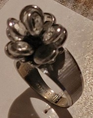 Beautiful Vintage MCM Cocktail Ring 18 k HGE Cut Crystal