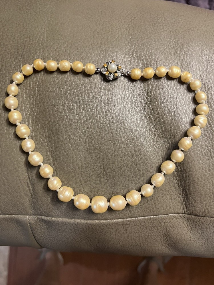 Vintage Carol Lee Carolee Faux Pearl Necklace Box Clasp Round Metal Rhinestones
