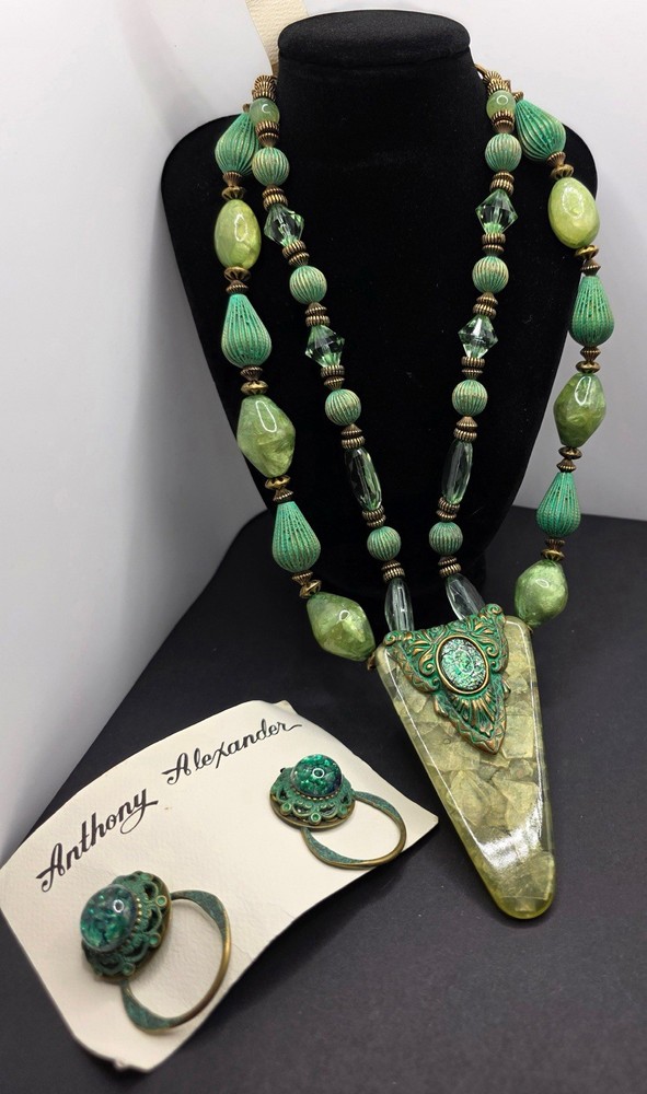 Vintage ANTHONY ALEXANDER Mother of Pearl Statement Necklace And Earrings