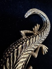 Gold Tone Black Accent Textured Metal Lizard Salamander Brooch 3.5 In Black Eyes