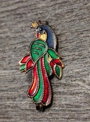 🦚 Blue, Red & Green Iridescent Peacock Vintage Pinback Fashion Lapel Pin/Brooch