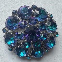 Vintage Rare Weiss Iridescent Color Changing Blue Purple Rhinestone Brooch Signe