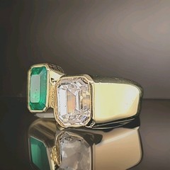 Vintage 18k Yellow Gold Engagement ring 6.75CT. Green Gem Emerald Emerald Cut