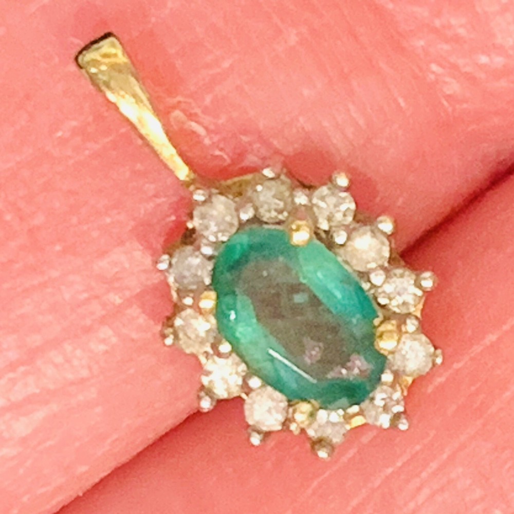 Solid 14k Yellow Gold Natural Emerald & Diamonds Pendant .6ct & .22ct .75gr 14mm