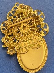VTG Bright Gold Tone Victorian Inspired Asymmetrical Faux Pearl Brooch Pin 2.25”