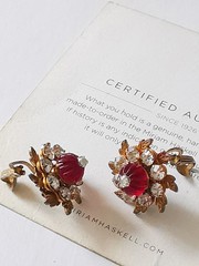 MIRIAM HASKELL 40′ HORSESHOE 2-PC BLOOD RED CÔTELÉ & NUGGET BEAD ICE R/S ACCENTS