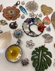 Lot Vtg & Modern Flower Leaf Pendants Findings Jewelry Craft Art Repurpose 1