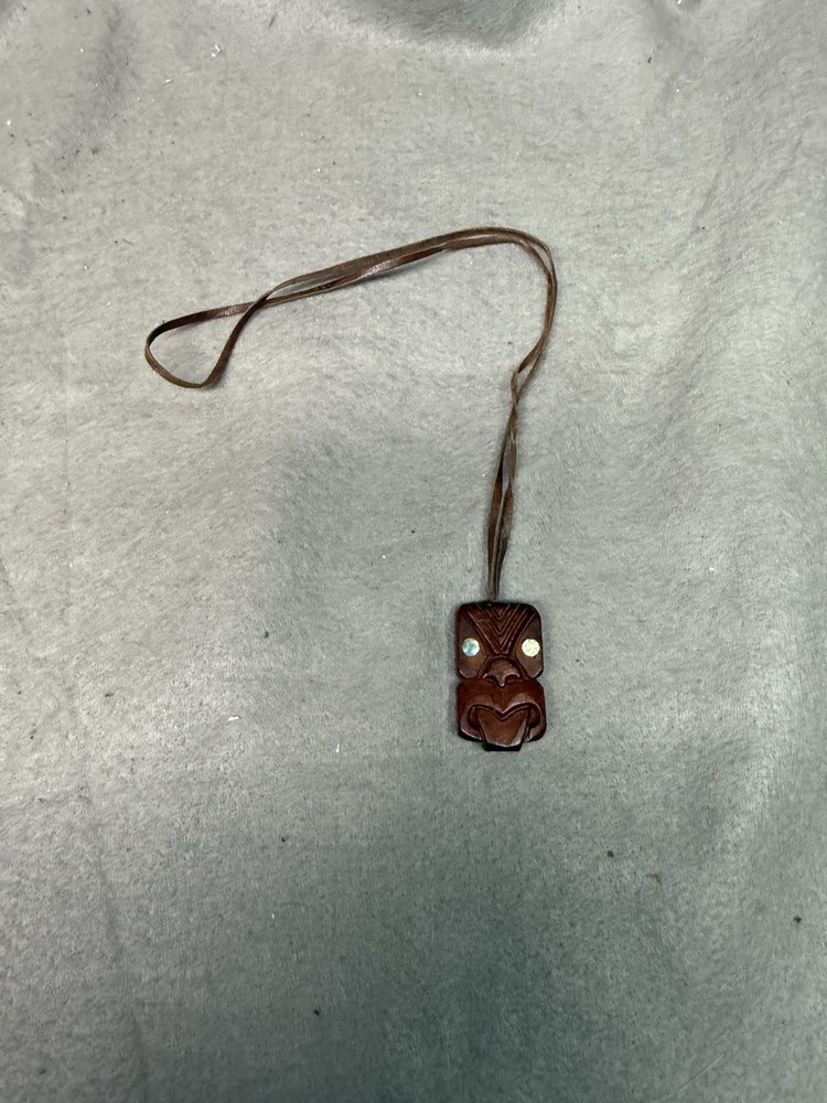 Vintage Leather /Wood Mother of Pearl Necklace Tamaki Maori Village New Zealand
