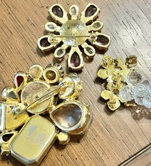 Vintage Hollycraft 1958 & Swarovski Flower Grapes & More Lot brooch Pin