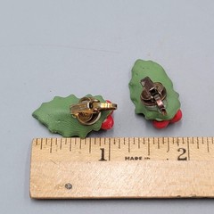 Vintage Christmas Holly Clip on Earrings Climber 1 in