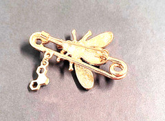 Rhinestone Bumble Bee Brooch Pin Goldtone Metal 2 1/8th” Wide