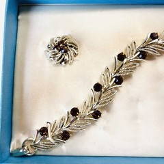 Vtg Lisner Earrings & Bracelet Set -Gold Tone – Topaz Glass -New Old Stock 7.25”