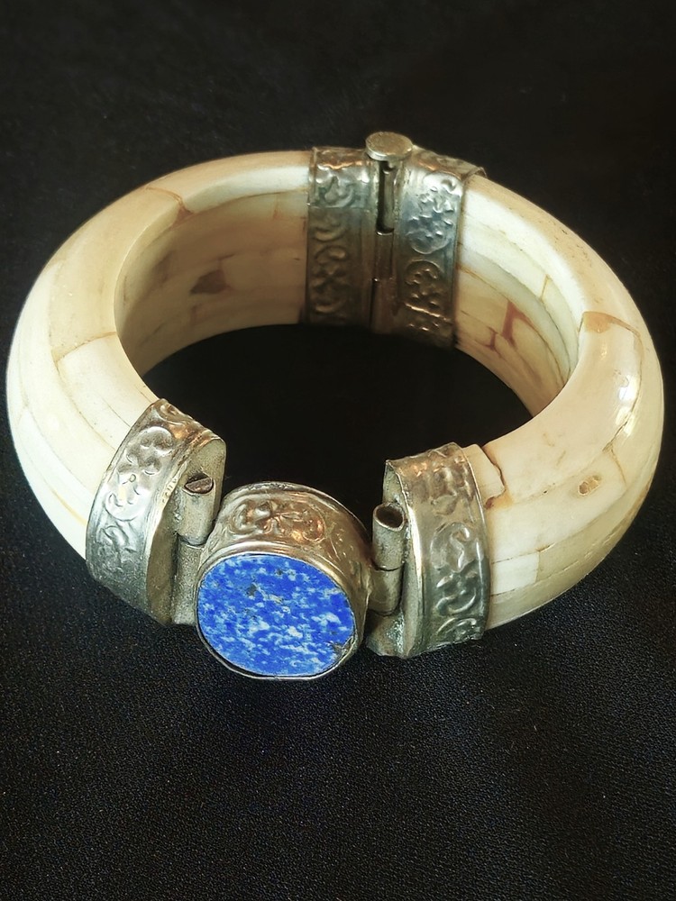 Vintage Tribal natural bone and Lapiz bracelet