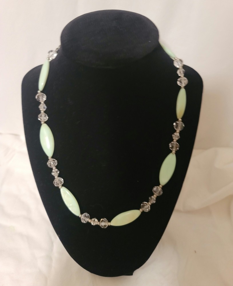 Vintage Beautiful Necklace 16+” Light Green Glass/stone? Beads. Clear Beads…