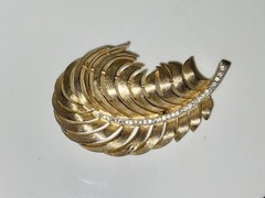 Vintage Signed TRIFARI Gold Tone FEATHER With Rhinestone Flourish Pin or Brooch