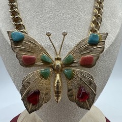 Vintage Focal Point Butterfly w/MultiStones Gold Toned Necklace. See pics.