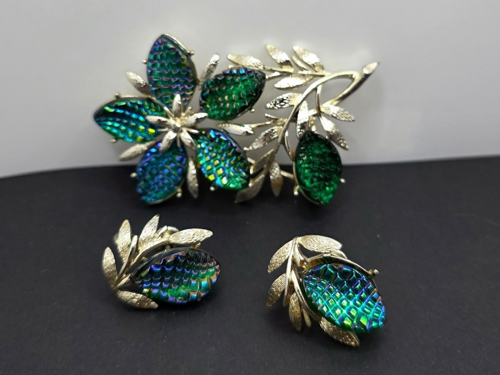 CORO Vintage Blue Green Rhinestone Iridescent Art Glass Brooch & Earrings