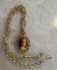 Pretty Vintage Used Necklace Approx. 15 Inch Length