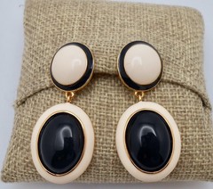 Vintage JOAN RIVERS Signed Black & Off-White Lucite Dangle Drop Earrings E53