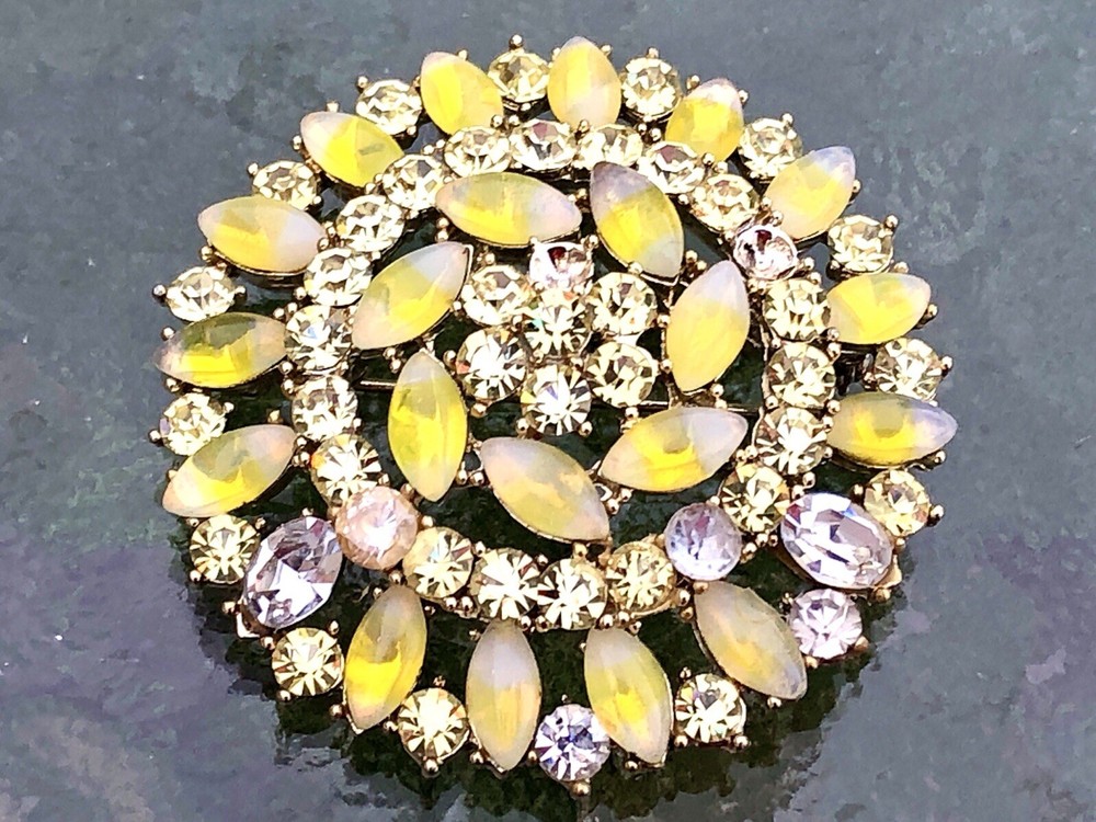 Vtg WEISS Yellow Givre Glass Rhinestone Domed Round Pinwheel Brooch