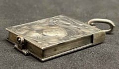 Amazing piece! Argentina Art Nouveau locket with photos beauty lady large hair..