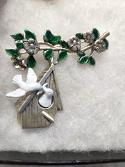 Vtg nos Danecraft silver tone enamel Branch Birds House Pin