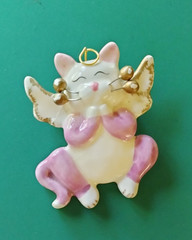 Vintage Amy Lacombe Ceramic Cat Angel Brooch “Angel Face” (173 – 2588)
