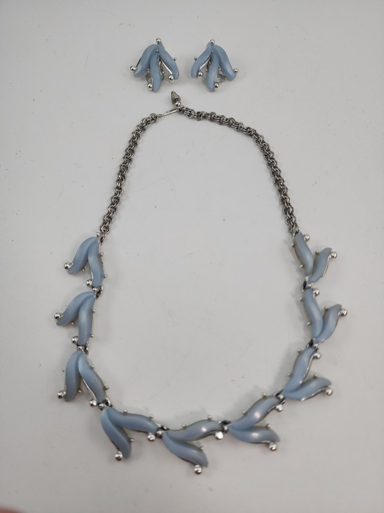 Vintage Silvertone & Blue Lucite Thermoset Necklace & Earrings Set