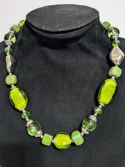 VTG 21″ Glass Gemstone Green & Silver Artisan Beaded Necklace Crab Clasp Bold
