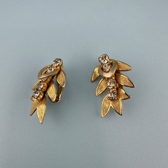 Vintage Rhinestone Earrings Gold Tone Leaf Branch Climber Clip On Dimensional