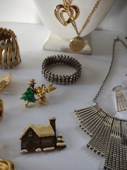 Costume Jewelry Lot Many Signed Kenneth J Lane Trifari Marvella Nina Ricci +
