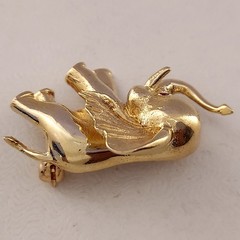 Vintage 14k Elephant Brooch with Red Eyes. High Polish and Textured. 4.8 Grams.