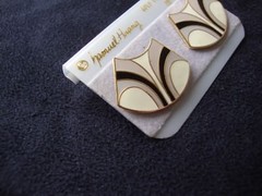 VINTAGE SAMUEL HUANG CLOISONNE EARRINGS WHITE GRAY BLACK ENAMEL GOLD FILLED POST