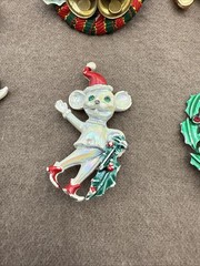 Vintage Christmas Pins Reindeer, Wreath Jewelry Mixed Lot Crafts – 8 total