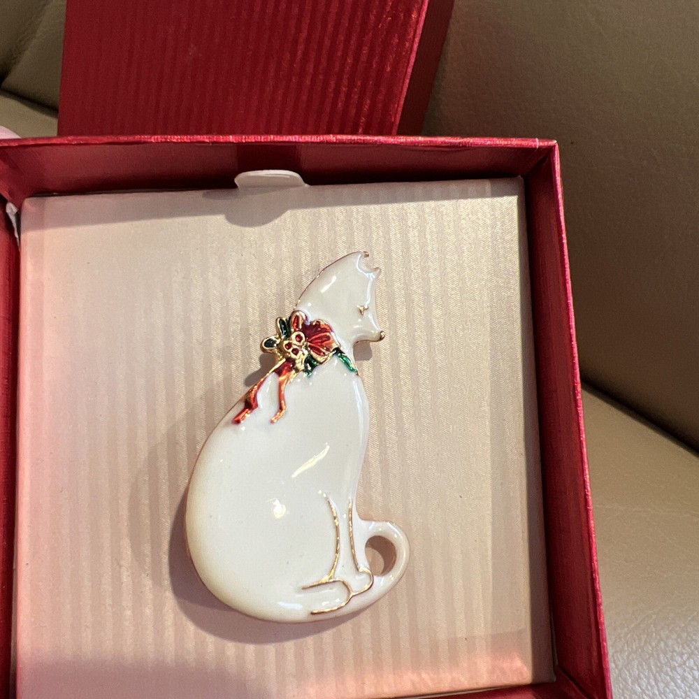 New Signed Vero Vintage Enamel White Cat Christmas Brooch Pin 1980s (x8)