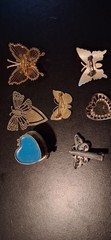 Vintage 7 PIECES Butterfly Lot. Signed Monet and Unsigned PIECES GOLD-TONE METAL