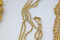 Necklace Lot Vtg Napier Monet Avon Gold tone ** All have a lot of wear XL5