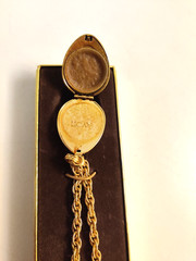 Vintage Avon “Golden Charmer” Perfume Locket Necklace/Bracelet New in box! 1968