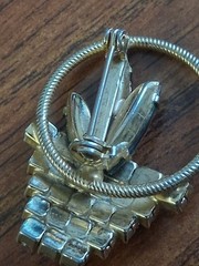 Vintage Mid Century Rhinestone Flower Basket Broach 60 + Years