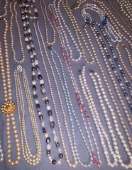 Great Lot 52 Mostly Vintage Heavier Weight Pearl Bead Necklaces Many Designs