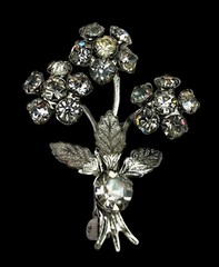 Vintage Rhinestone Daisy Silver Tone Brooch Pin Prong Set Stones