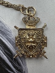 Vintage Double Sided Coro Gold Tone Heraldic Shield Necklace – 18” Chain