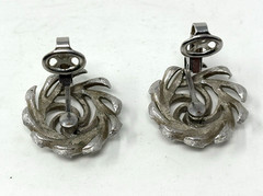 Crown Trifari Brushed Modernist Silver Tone Clip On Earrings Vintage .75 in