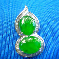 Original EARTH MINED Jadeite JADE DIAMOND Deco Pendant Medallion 18K WHITE GOLD