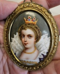 Antique Miniature French QUEEN Marie Medici Porcelain Portrait Painting Brooch